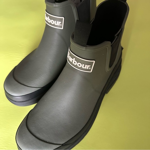 Barbour Olive Green Chelsea Boots - Picture 8 of 11